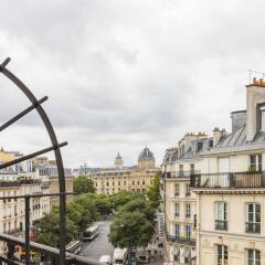 Отель Alberginn Suites Rivoli Les Halles Париж балкон