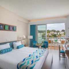 Отель Cavo Maris Beach комната для гостей фото 2