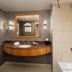 Отель Sheraton Vancouver Wall Centre Канада, Ванкувер - отзывы, цены и фото номеров - забронировать отель Sheraton Vancouver Wall Centre онлайн ванная
