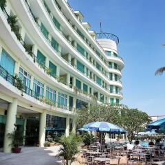 The Hanoi Club Hotel & Lake Palais Residences вид на фасад