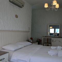 Отель Mina Otel Alacati Чешме комната для гостей
