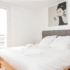 Отель Louvre Area - Saint Honoré Apartment Франция, Париж - отзывы, цены и фото номеров - забронировать отель Louvre Area - Saint Honoré Apartment онлайн комната для гостей фото 2