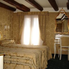 Отель Locanda Correr Италия, Венеция - 1 отзыв об отеле, цены и фото номеров - забронировать отель Locanda Correr онлайн комната для гостей фото 2