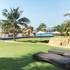 Отель La Mer Residence and Pool Villa Pattaya By Favstay На Чом Тхиан бассейн
