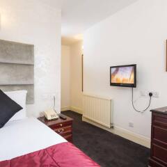 Kings Hotel комната для гостей