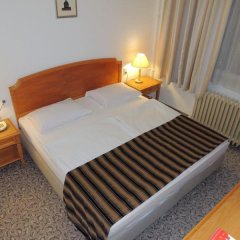 Hotel Zagreb in Zagreb, Croatia from 142$, photos, reviews - zenhotels.com guestroom photo 5
