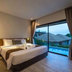 Отель Chermantra Aonang Resort and Pool Suite комната для гостей фото 5