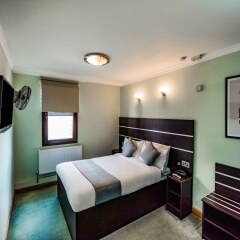 Epsilon Hotel сейф в номере