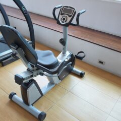 Aiyara Grand Hotel фитнесс-зал фото 4