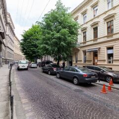 Family Residence Boutique Hotel Львов парковка