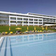 Отель Luna Alvor Village бассейн