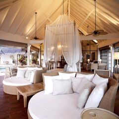 Отель Centara Grand Island Resort & Spa Maldives All Inclusive интерьер отеля