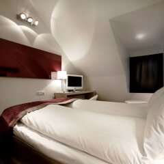 Отель Ibis Styles Odenplan Стокгольм сейф в номере