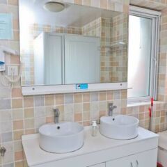 Gesa International Youth Hostel ванная