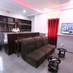 Iyore Grand Hotel & Suites 2 интерьер отеля