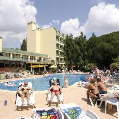 Отель Tintyava Park Hotel Болгария, Золотые пески - отзывы, цены и фото номеров - забронировать отель Tintyava Park Hotel онлайн бассейн фото 2