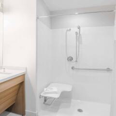 Отель Microtel Inn & Suites by Wyndham Cuauhtemoc ванная