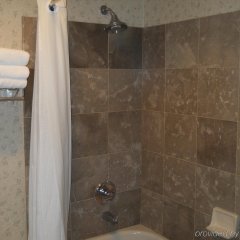 GuestHouse Inn & Suites Hotel Poulsbo in Poulsbo, United States of America from 138$, photos, reviews - zenhotels.com bathroom
