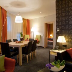 Гостиница Crowne Plaza Санкт-Петербург Аэропорт в Санкт-Петербурге - забронировать гостиницу Crowne Plaza Санкт-Петербург Аэропорт, цены и фото номеров комната для гостей фото 5