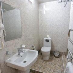 Tourist INN Узбекистан, Ташкент - отзывы, цены и фото номеров - забронировать отель Tourist INN онлайн ванная фото 2