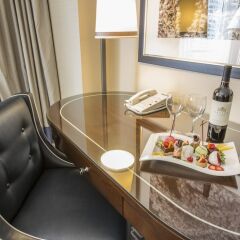Отель Omni At California Plaza Лос-Анджелес в номере