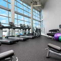 Отель The Westin Wall Centre Vancouver Airport Канада, Ричмонд - отзывы, цены и фото номеров - забронировать отель The Westin Wall Centre Vancouver Airport онлайн фитнесс-зал фото 4