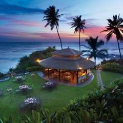 Отель Taj Bentota Resort & Spa Шри-Ланка, Бентота - 2 отзыва об отеле, цены и фото номеров - забронировать отель Taj Bentota Resort & Spa онлайн пляж