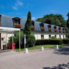 Отель Novotel Chateau de Maffliers парковка