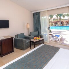 Hawaii Caesar Palace Hotel & Aqua Park - Families and Couples only удобства в номере