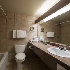 Отель Hôtel Le Président Канада, Шербрук - отзывы, цены и фото номеров - забронировать отель Hôtel Le Président онлайн ванная
