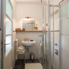 Отель B&B - I Corni Di Nibbio Италия, Вилладоссола - отзывы, цены и фото номеров - забронировать отель B&B - I Corni Di Nibbio онлайн ванная