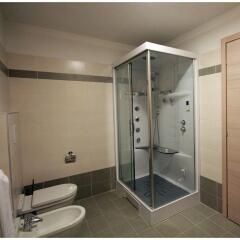Отель Residence Boschetti Манерба-дель-Гарда ванная