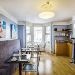 Отель Brightonwave Великобритания, Кемптаун - отзывы, цены и фото номеров - забронировать отель Brightonwave онлайн гостиничный бар