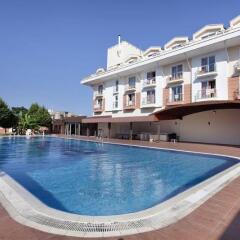 Larissa Blue Hotel бассейн