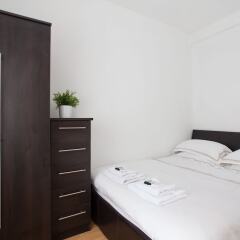 Апартаменты Basic Apartment for Two Amazing Location Лондон комната для гостей фото 2