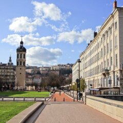 Отель ibis Styles Lyon Confluence Франция, Лион - отзывы, цены и фото номеров - забронировать отель ibis Styles Lyon Confluence онлайн городской автобус