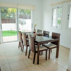 Отель Konnos Beach Villa No 5 в номере