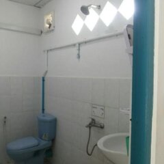 Отель Naung Yoe Motel ванная фото 2