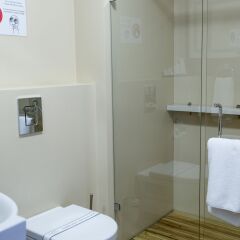 Отель Смарт Отель Бишкек Кыргызстан, Бишкек - отзывы, цены и фото номеров - забронировать отель Смарт Отель Бишкек онлайн ванная