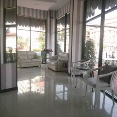 Отель Grand Residence Jomtien интерьер отеля