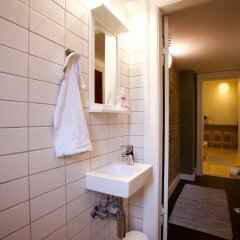 Отель SimpleBed Hostel Дания, Орхус - отзывы, цены и фото номеров - забронировать отель SimpleBed Hostel онлайн ванная