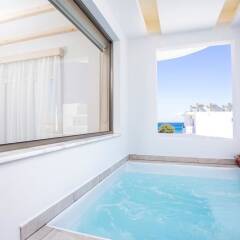 Отель Alexander Studios & Suites - Adults Only бассейн фото 11