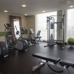 Отель Hampton by Hilton Luton Airport фитнесс-зал фото 2