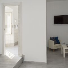 Отель New Moon Guesthouse Италия, Рим - отзывы, цены и фото номеров - забронировать отель New Moon Guesthouse онлайн комната для гостей фото 2