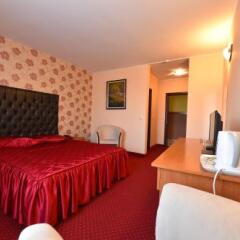 Hotel Stari Krovovi Нови Сад сейф в номере