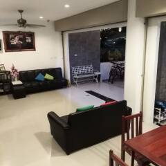 Отель Baan Oui Phuket Guest House в номере