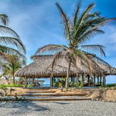 Отель Marea Beachfront Villas пляж фото 2
