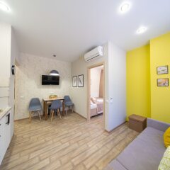 Апартаменты More Apartments na GES 5 (2) Красная Поляна комната для гостей