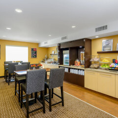 Отель Towneplace Suites Baltimore Fort Meade Аннаполис-Джанкшн питание фото 3