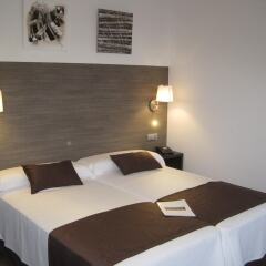 Отель Suites A Coruña комната для гостей фото 4
